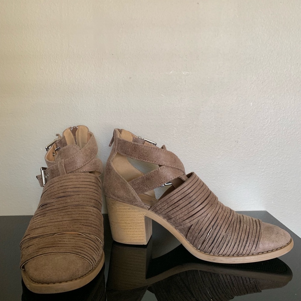 Tan Heeled Boots